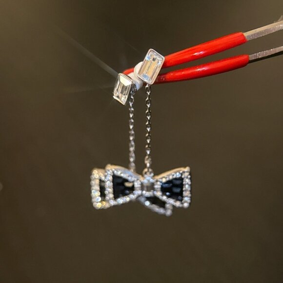 Swarovski Designer Bow Dangle Earrings - Picture 2 of 7